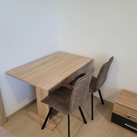 Apartman Neva กาลันตา ภายนอก รูปภาพ