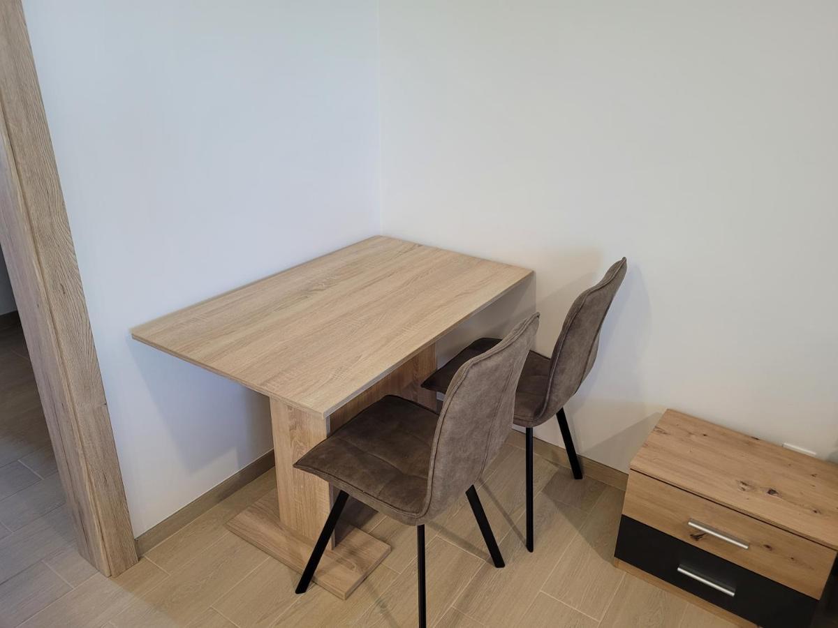 Apartman Neva กาลันตา ภายนอก รูปภาพ