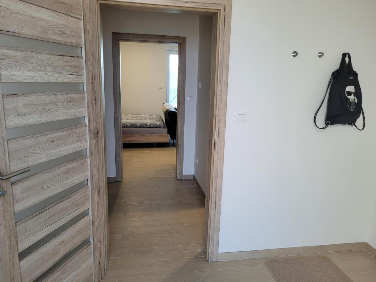 Apartman Neva กาลันตา ภายนอก รูปภาพ